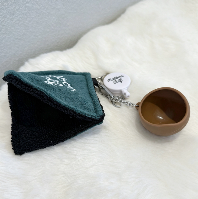 Malbon Golf Towel & Keychain Gift Set 2026 — dimensions and size reference